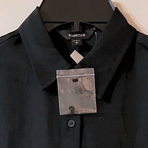 😊 3/$30 
NWT EXPRESS Black front tie crop top, Sz Small. Collared button down - Picture 5 of 7